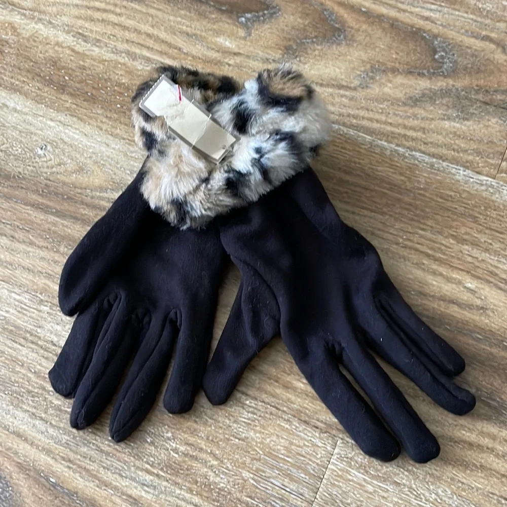 Leopard Faux Fur Gloves NWT
